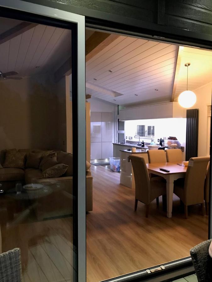 R11 Lake View, Fallbarrow Holiday Park Hotel Bowness-on-Windermere Luaran gambar